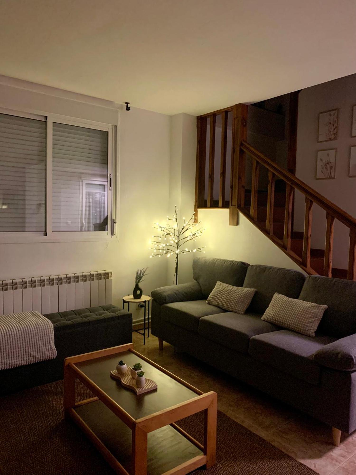 Villa Pirineo Aragones. Casa La Paz Sabiñánigo Esterno foto