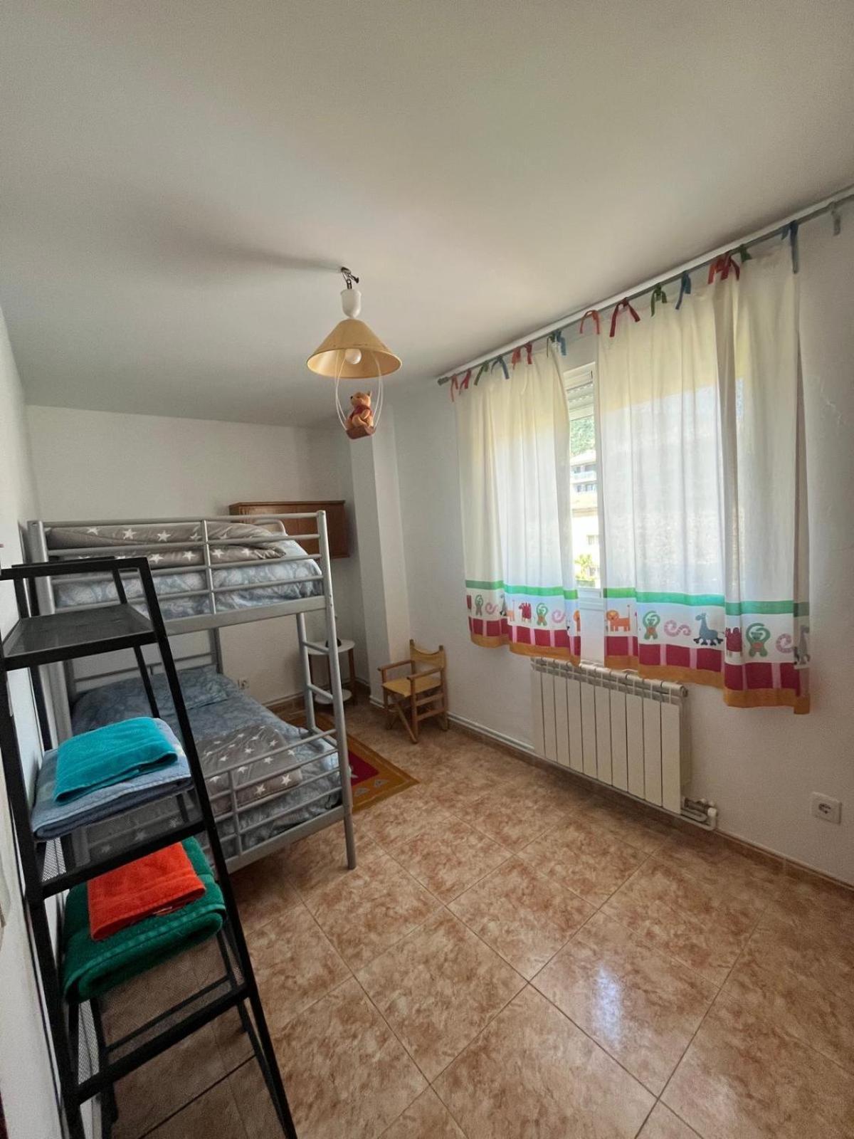 Villa Pirineo Aragones. Casa La Paz Sabiñánigo Esterno foto